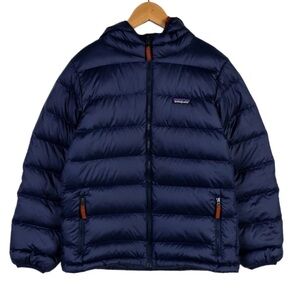 Patagonia light weight puffer with hood